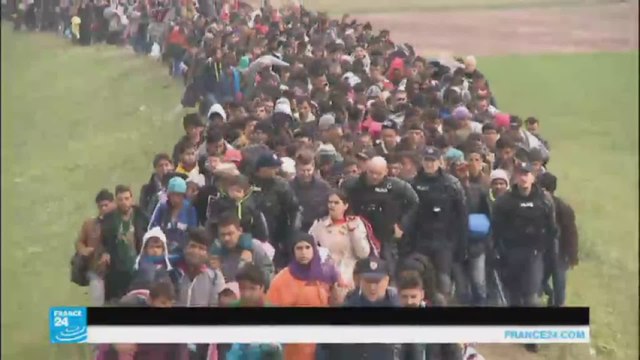ألمانيا لن تتراجع عن سياستها تجاه اللاجئين