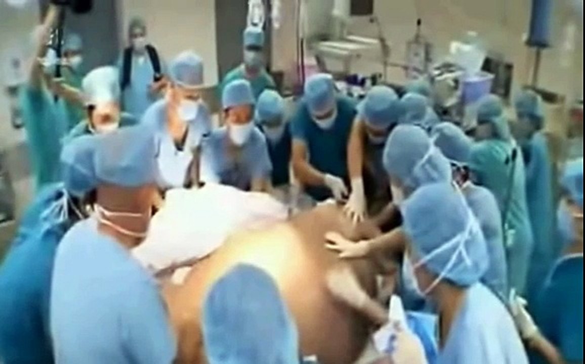 Woman Gives birth to 11 babies - 3ajaib wa gharaib 2015 عجائب وغرائب