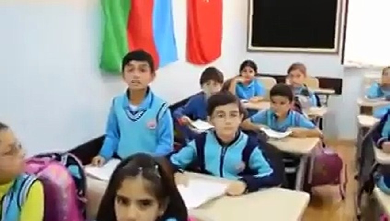 Azerbaycan okulunda Atatürk