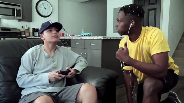 Max Jr - That Annoying Friend