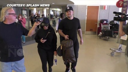 Kim Kardashian Rubs Blac Chyna’s Baby Bump | BREAKUP RUMOR with Rob on the rise