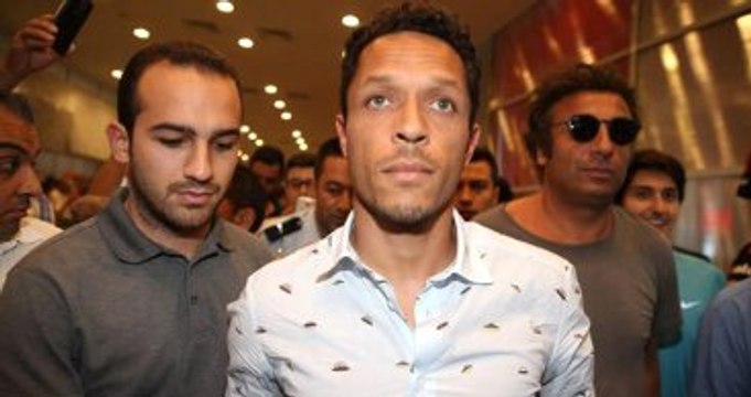 Beşiktaş, Adriano'yla Anlaştığını KAP'a Bildirdi