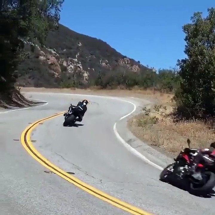 One handed motorcycle rider insane skills