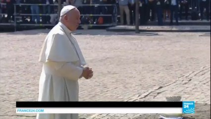 Pologne : en silence, le pape François rend hommage aux victimes de l'ancien camp d'Auschwitz-Birkenau