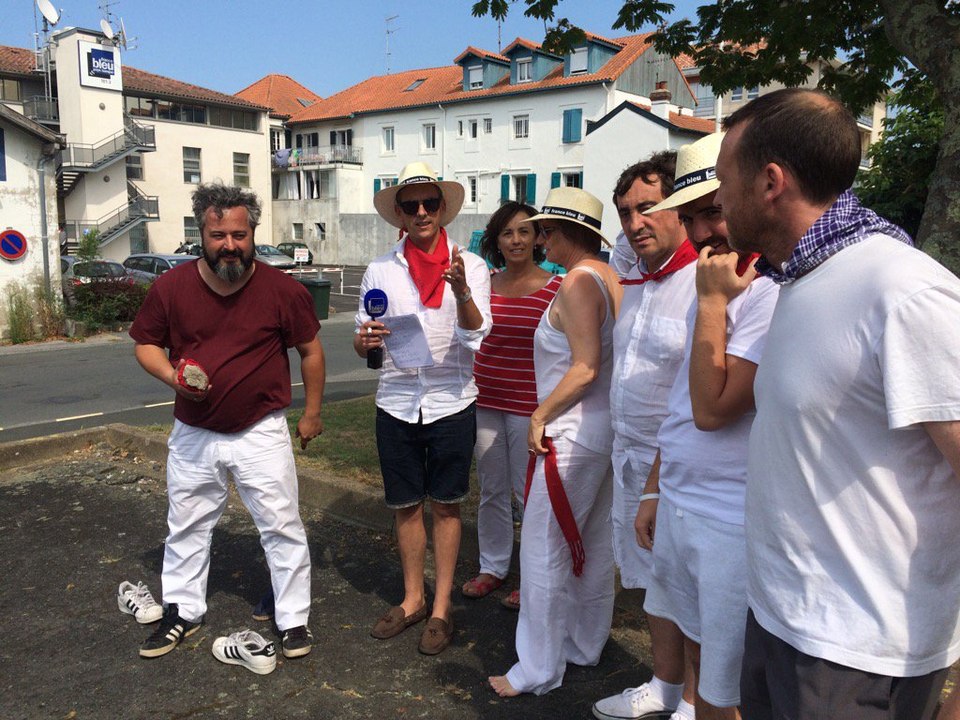 Quand France Bleu Pays Basque défie France 3 Euskal Herri au lancer d'espadrilles