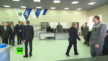 Владимир Путин нажал на кнопку «старт» в аммиачном цеху близ Великого Новгорода