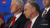 Bill Clinton se queda dormido en el discurso de su mujer en la convención