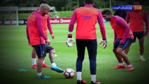 Gran caño de Messi a Luis Suárez en el entrenamiento del Barcelona • 2016 HD