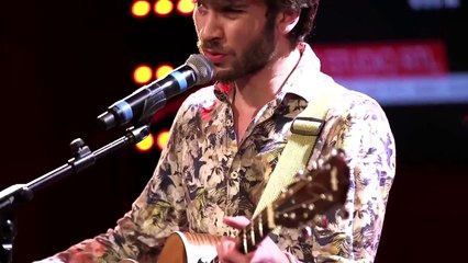 Louane : son idylle avec un jeune chanteur dévoilée