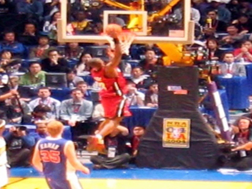 Dwyane Wade says he didn't leave Heat because of money or rift with Pat Riley