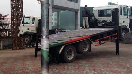 Ban Hyundai 3 Chan HD210 Cho may cong trinh hd210 keo fooc nang dau