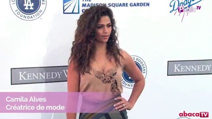 Lea Michele : Super sexy, elle dévoile sa poitrine sur red carpet !