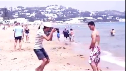 التونسي و التبزنيس في البحر هههه برجولية قوية ياسر وقفتلو مخو !! ♥