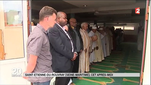 Saint-Etienne-Du-Rouvray : Les catholiques et musulmans prient ensemble après l'assassinat du prêtre