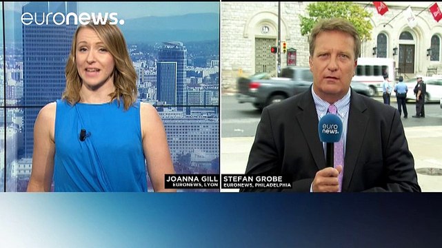 Мнение: Клинтон придется пройти по лезвию ножа, чтобы получить голоса Сандерса и Трампа