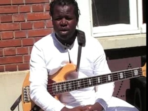 Bisou Bass, bikutsi (Cameroun)