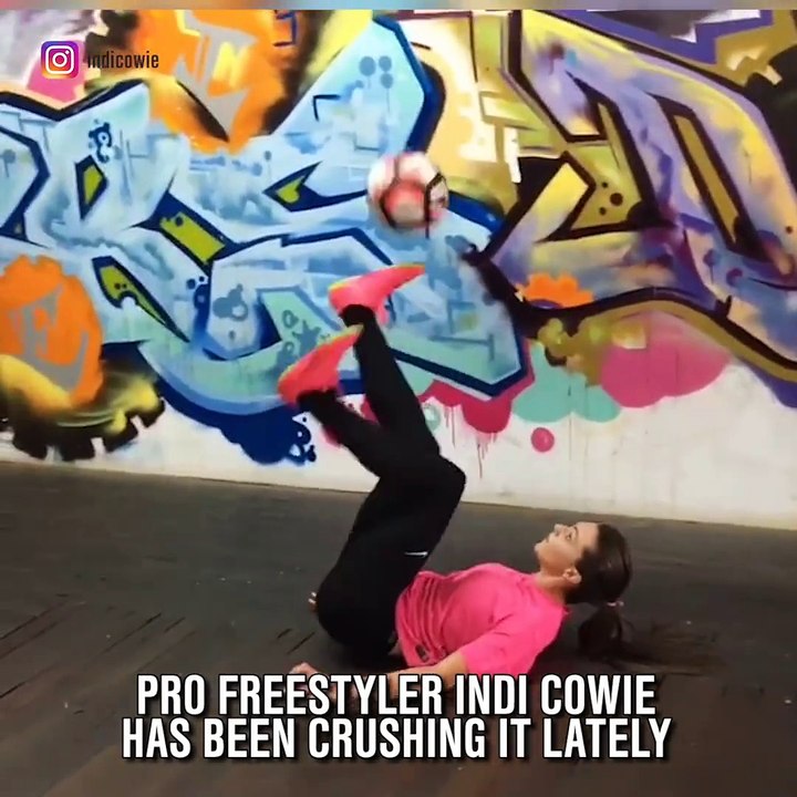 Cette jeune fille jongle mieux que Cristiano et Neymar. Découvrez son incroyable talent !