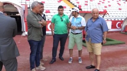 Stada Golf Sahası Çimi Serildi