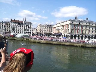 Fêtes de Bayonne 2016 : les sauts en parachute des militaires du 1er RPIma