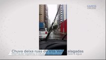 Chuva deixa ruas de Vila Velha alagadas