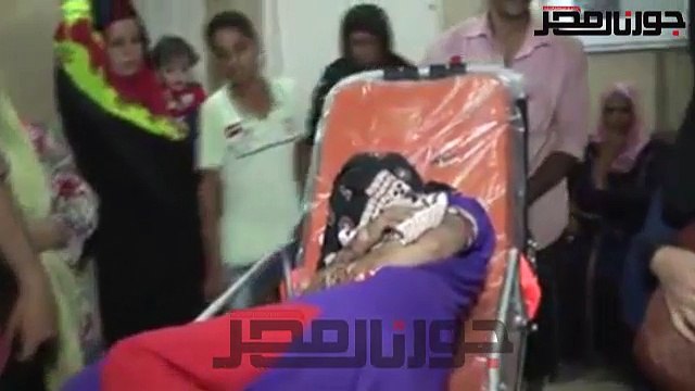 طفلة التعذيب فى سوهاج تتلقى العلاج داخل المستشفى