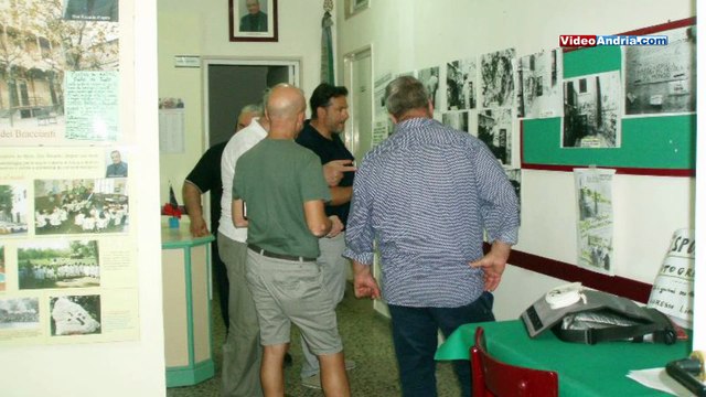 Andria: i cittadini operatori ecologici volontari per salvare la stradina più stretta al mondo