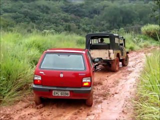JEEP RESGATANDO FIAT UNO NA LAMA ICHIBAN OFF ROAD