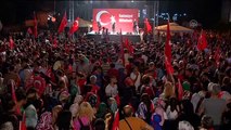Kadem Başkanı Sare Aydın Yılmaz, Demokrasi Nöbetindeki Vatandaşlarla Bir Araya Geldi.