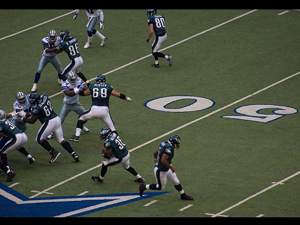 Cowboys honor Dallas police with helmet decal, walk arm-in-arm onto practice field