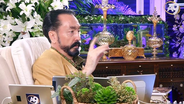Sayın Adnan Oktar'ın yeni kitabı MÜNAFIĞIN DERİN KARANLIĞI - Münafık bilinmediğini düşünerek alçaklık yapar, münafıklığın deşifresi çok önemlidir.