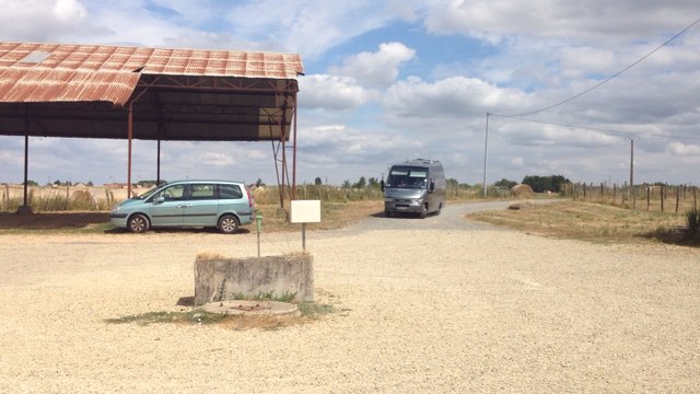 Des touristes chinois visitent une fromagerie ludoise