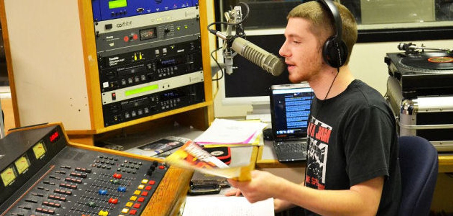 How to Create Your Own Internet Radio Station URDU /HINDI