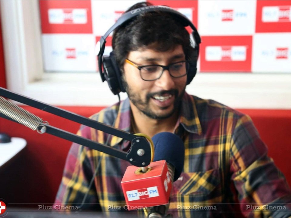 RJ Balaji Cross Talk - Manivelu !!!