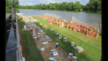 feux d'artifice sur pontons flottants