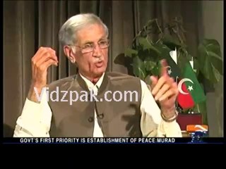 Descargar video: Mujhey KPK main tabdeeli kyu nazar nahi arahi :- Saleem Safi -- Pervaiz Khattak ne jawab deker Saleem Safi ki asliyat ba