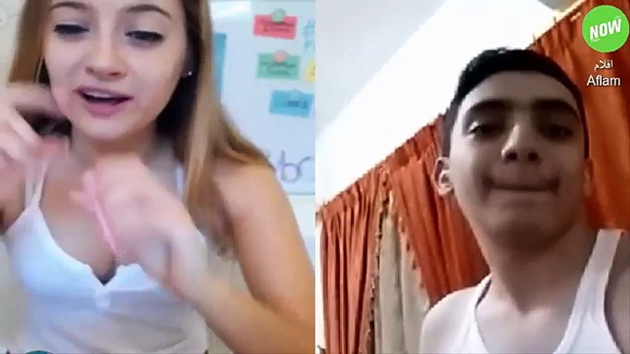 فيديو كريستينا تتحدث مع شباب عرب في اليوناو HD