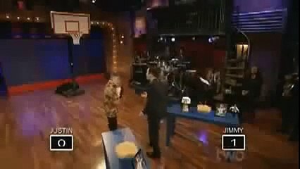 Justin Bieber Passionately Kisses a girl in public | Caught on Camera