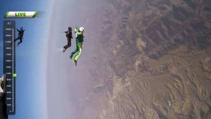 Un cascadeur saute 7600 mètres sans parachute