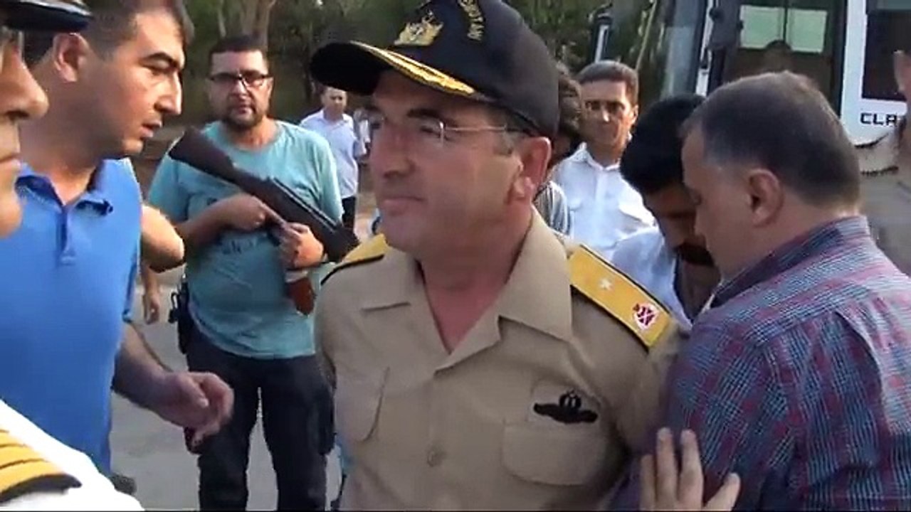 Darbeci asker bıyık altından böyle güldü! (darbe girişimi - 15.07.2016)