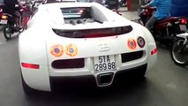 Bugatti Veyron on street - Viet Nam Super Car