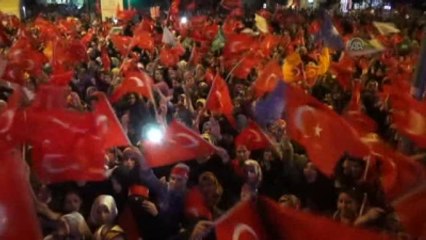 Vatandaşların "Demokrasi Nöbeti" Sürüyor