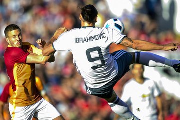 Jolie but de Zlatan Ibrahimovic pour une première avec Manchester United