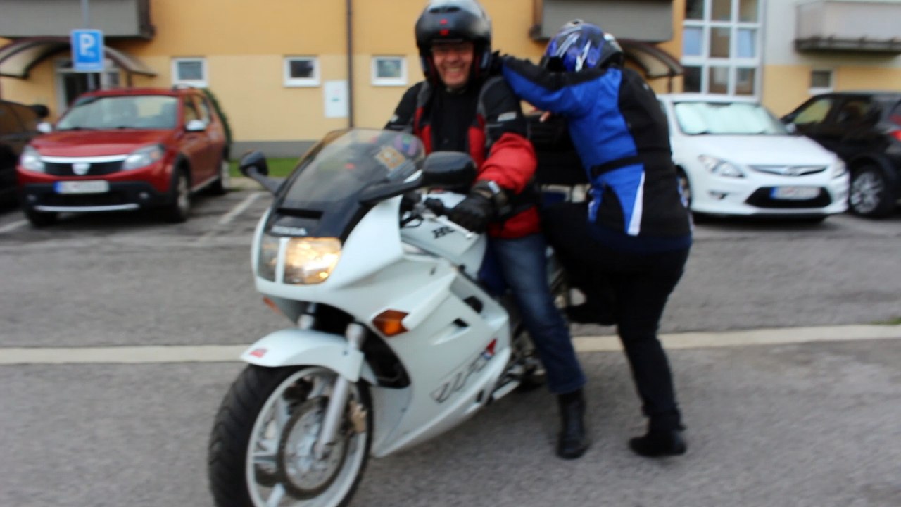 Robert Monique sur VFR Honda Most pri Bratislave juillet 2016