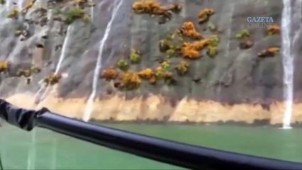Chuva faz formar cachoeira no Moro do Penedo em Vitória