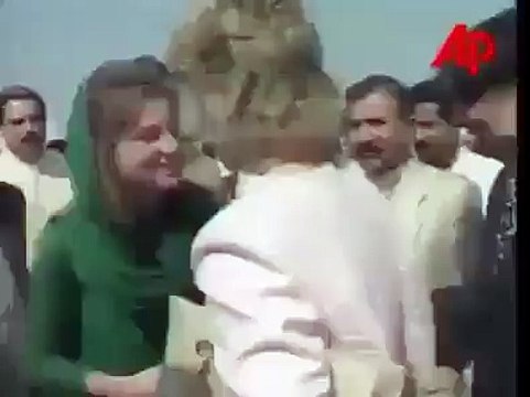 وہ تاریخی لحمہ جب لیڈی ڈیانا عمران خان صاحب کی دعوت پر شوکت خانم کی فنڈ ریزنگ کے لیے پاکستان آئی تھی