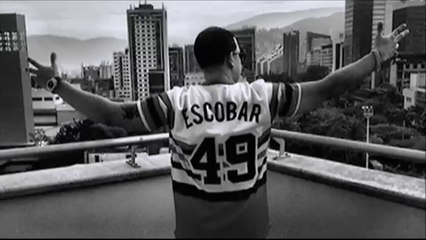 Alcalde de Medellín le da "boche" a  J. Álvarez por usar camiseta de Pablo Escobar-Video