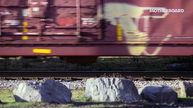 Neill Blomkamp Destroys a Laptop