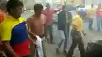 Así fue como quemaron el carro del diputado opositor Conrado Pérez