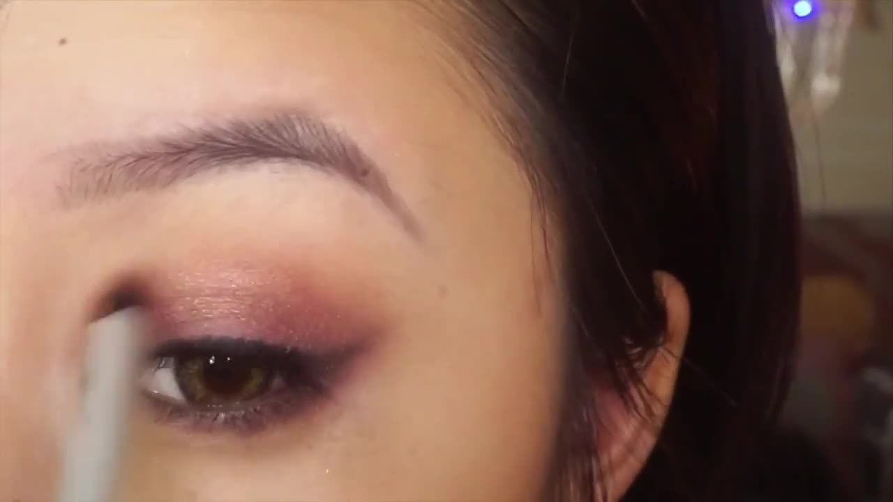 HyunA(현아) - '어때? (How's this?)' MAKEUP TUTORIAL