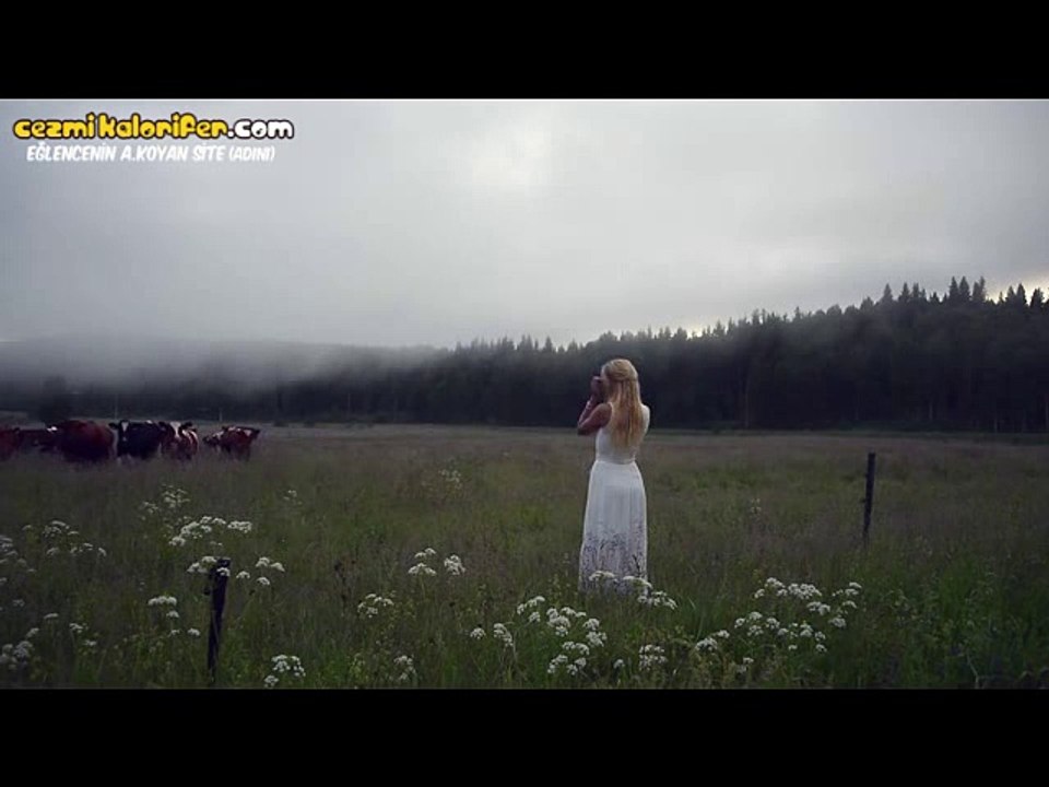 Vikinglerin Hayvanları Çağırmak İçin Söylediği Şarkıyı Söyleyen Pek Hoş Sesli Hanım Kız